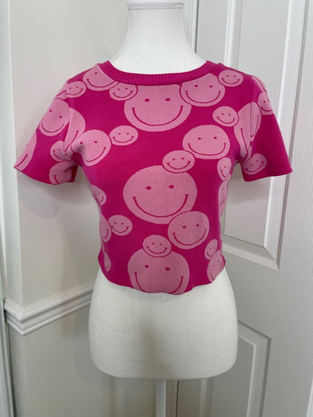 debut Smiley Face Cropped Tee M/L